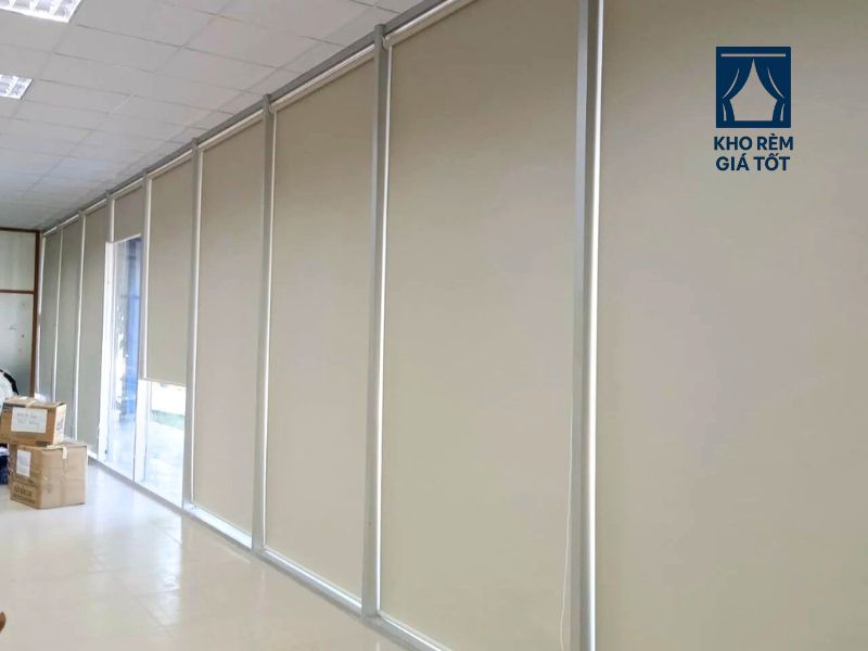 ưu điểm rèm cuốn trơn so với các loại rèm khác